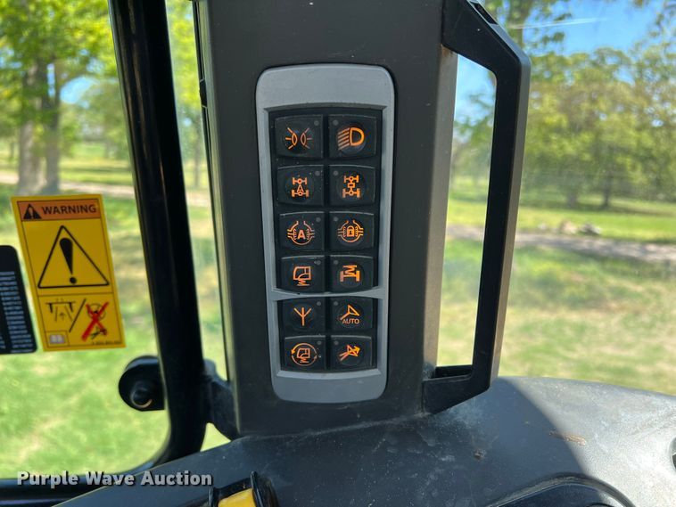 image for item DR5575 2014 Challenger MT585D  MFWD tractor