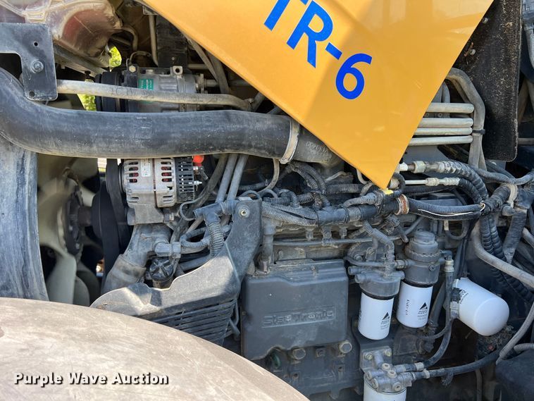 image for item DR5575 2014 Challenger MT585D  MFWD tractor