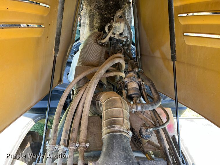 image for item DR5575 2014 Challenger MT585D  MFWD tractor