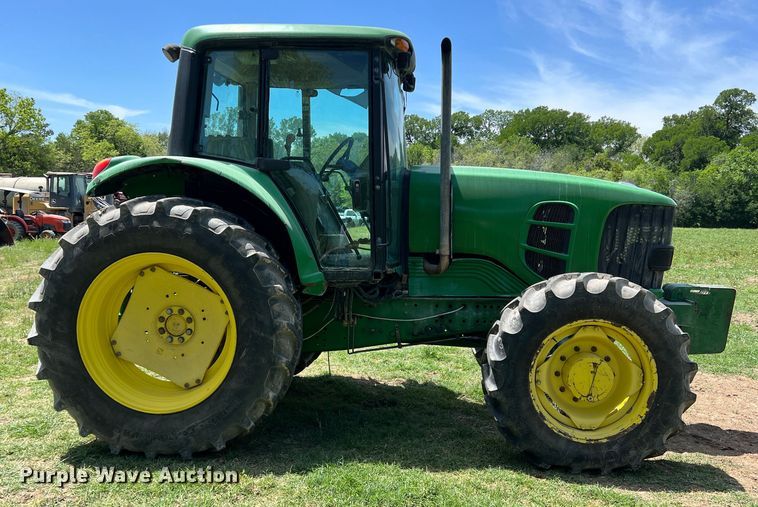image for item DR5577 2009 John Deere 7130  MFWD tractor
