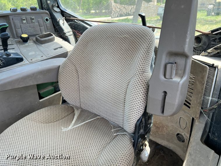 image for item DR5577 2009 John Deere 7130  MFWD tractor