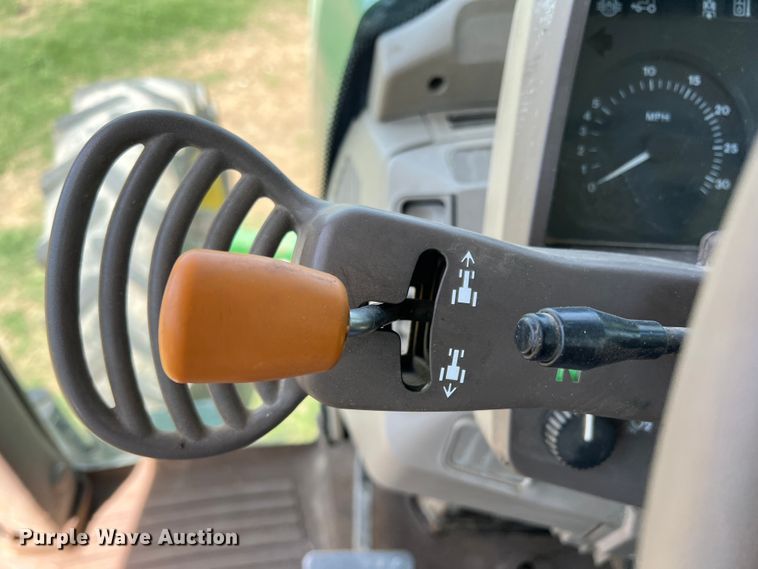 image for item DR5577 2009 John Deere 7130  MFWD tractor