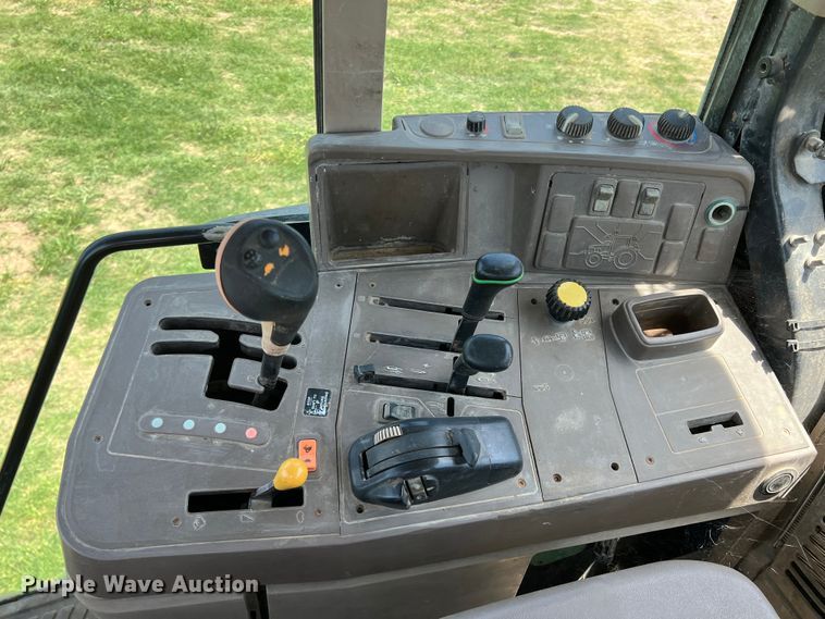 image for item DR5577 2009 John Deere 7130  MFWD tractor