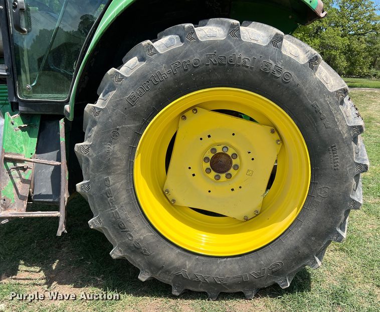 image for item DR5577 2009 John Deere 7130  MFWD tractor