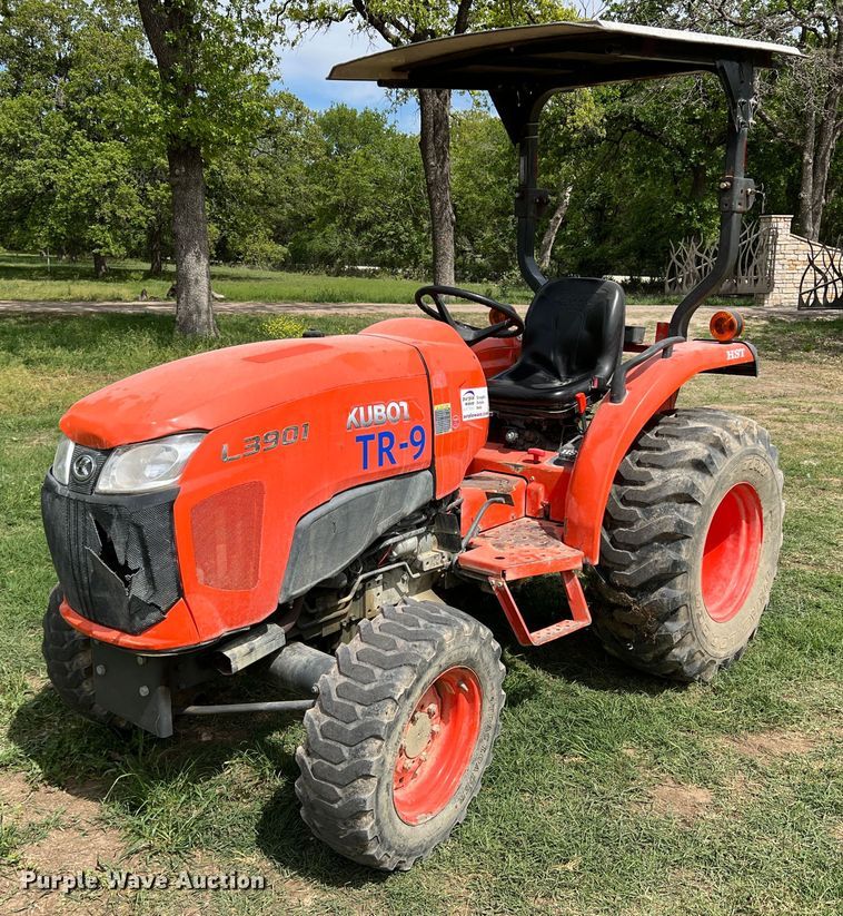 image for item DR5581 Kubota L3901  MFWD tractor