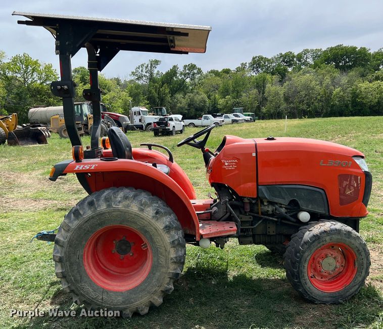 image for item DR5581 Kubota L3901  MFWD tractor