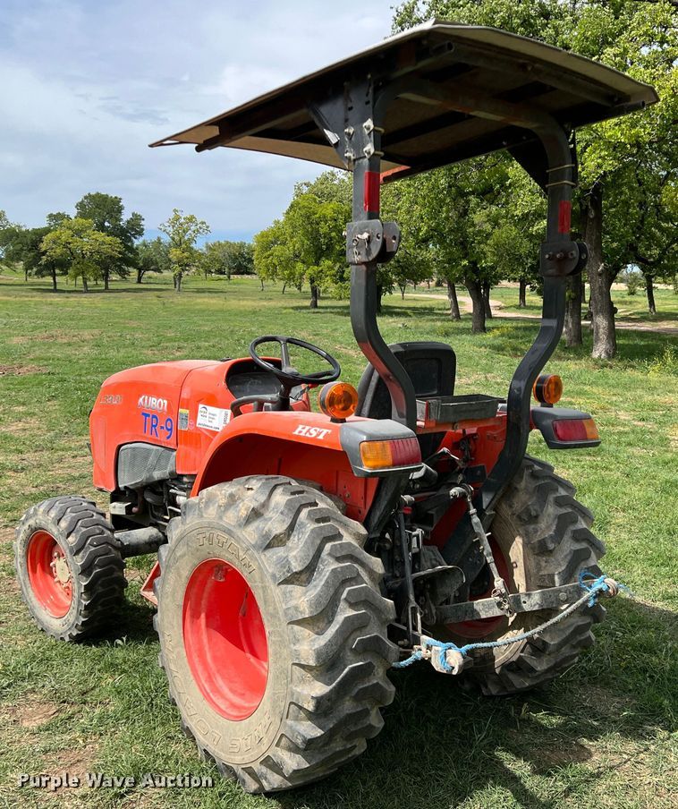 image for item DR5581 Kubota L3901  MFWD tractor