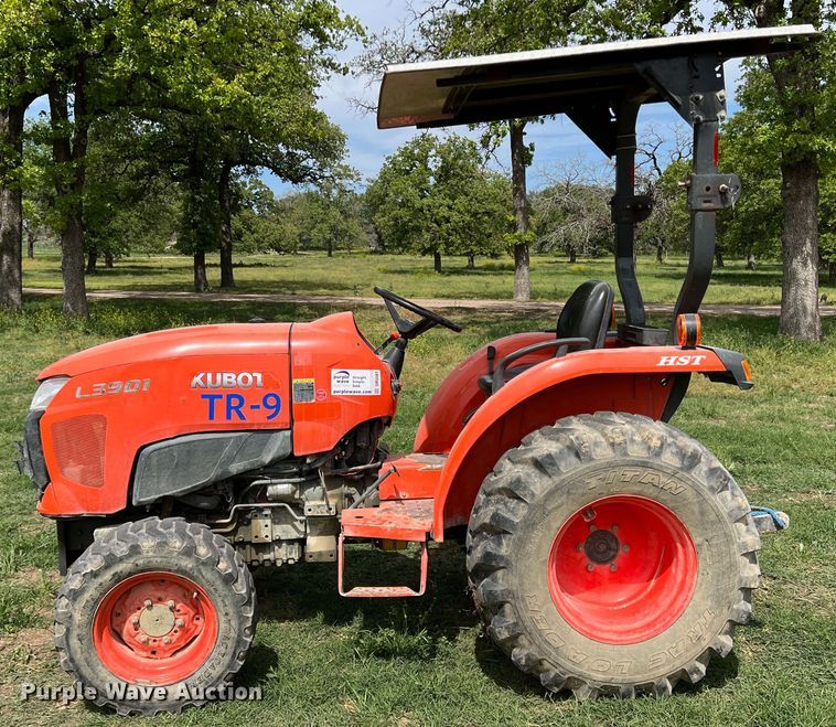 image for item DR5581 Kubota L3901  MFWD tractor