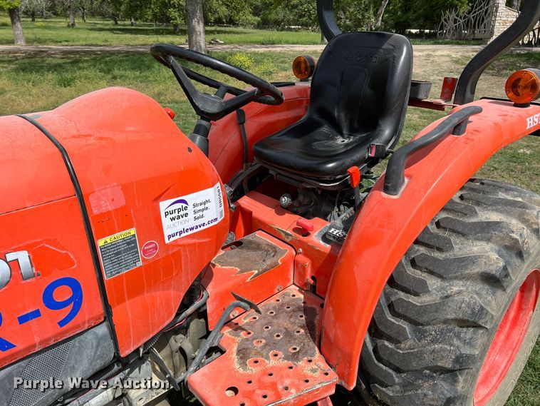 image for item DR5581 Kubota L3901  MFWD tractor