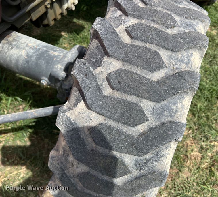 image for item DR5581 Kubota L3901  MFWD tractor