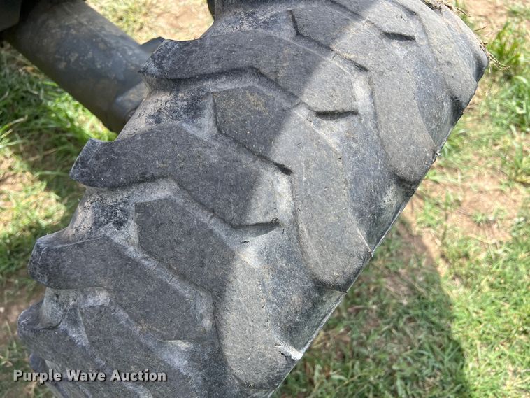 image for item DR5581 Kubota L3901  MFWD tractor