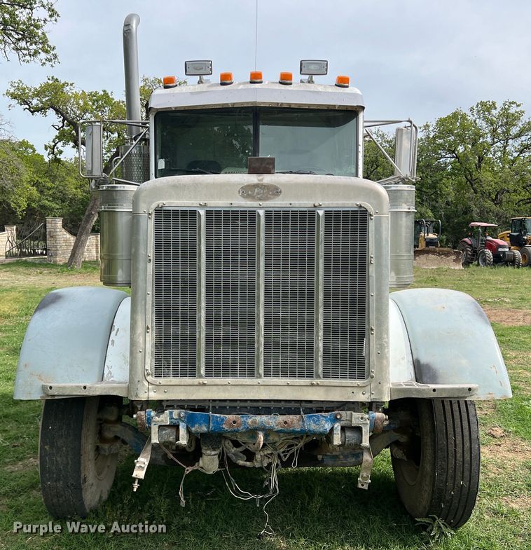 image for item DR5584 1999 Peterbilt 379  semi truck