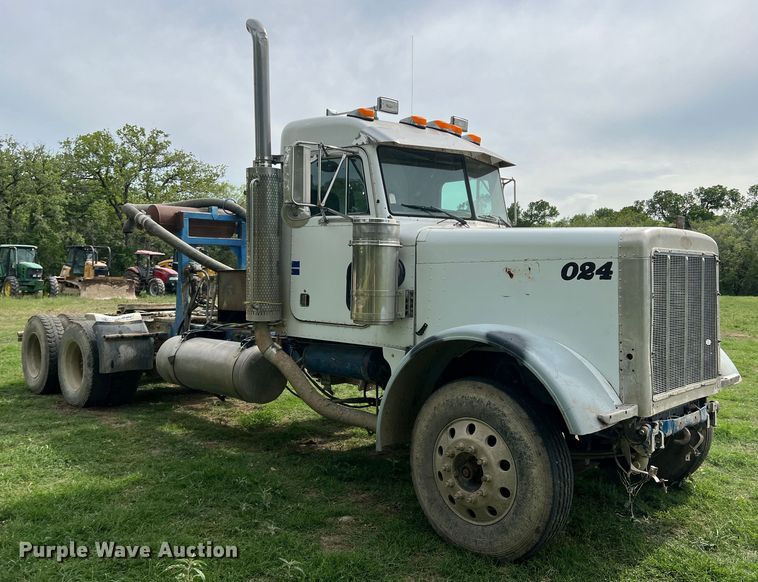 image for item DR5584 1999 Peterbilt 379  semi truck
