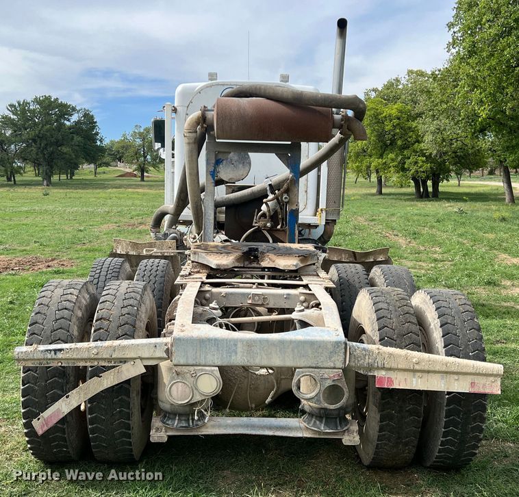 image for item DR5584 1999 Peterbilt 379  semi truck