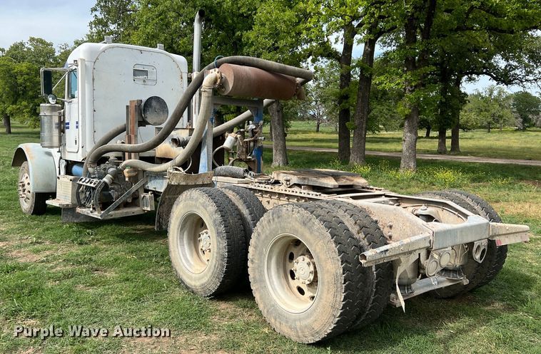 image for item DR5584 1999 Peterbilt 379  semi truck