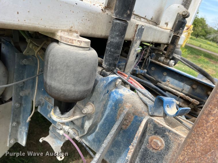 image for item DR5584 1999 Peterbilt 379  semi truck