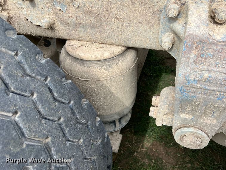 image for item DR5584 1999 Peterbilt 379  semi truck