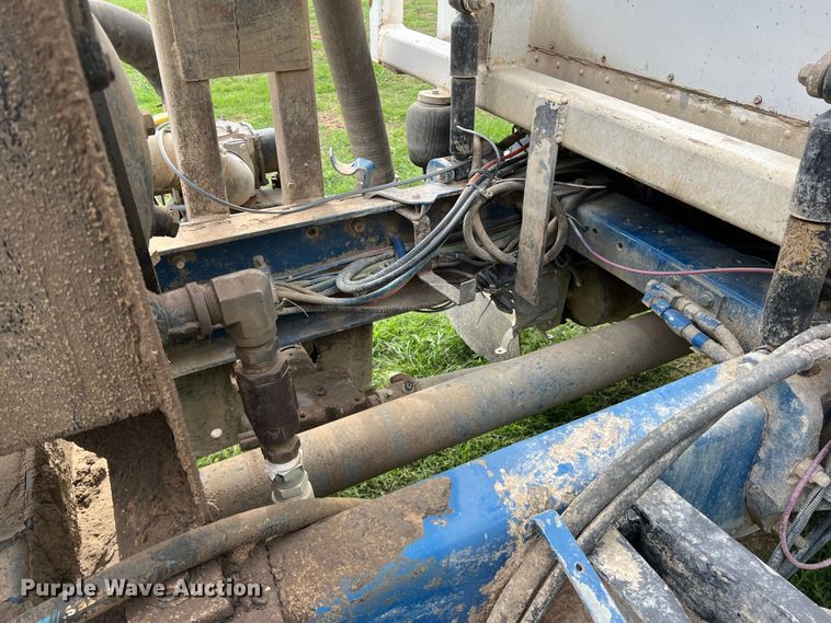 image for item DR5584 1999 Peterbilt 379  semi truck