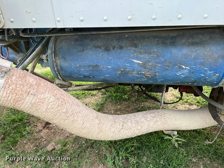 image for item DR5584 1999 Peterbilt 379  semi truck