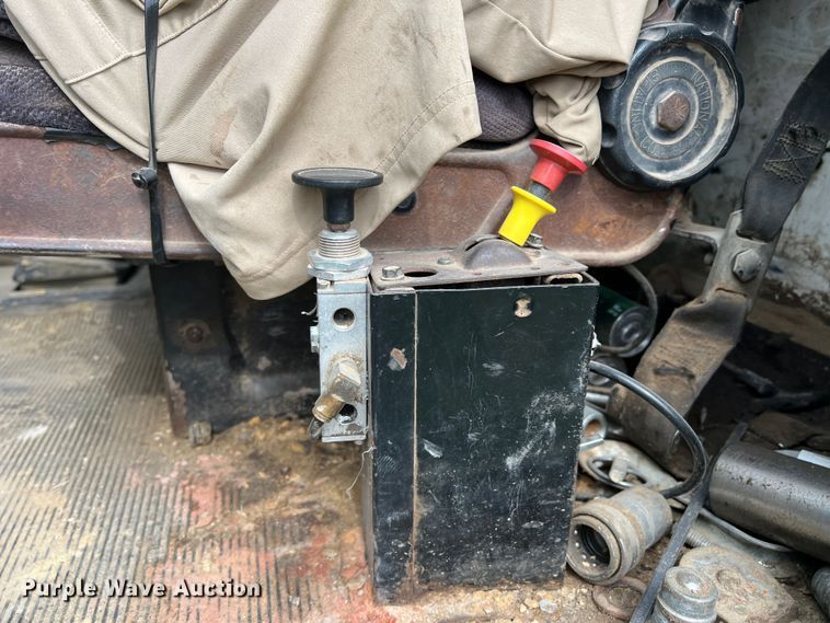 image for item DR5584 1999 Peterbilt 379  semi truck