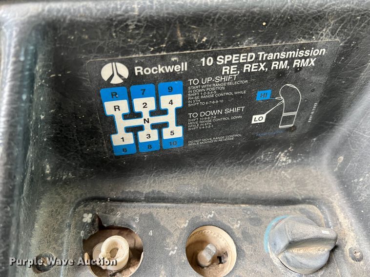 image for item DR5584 1999 Peterbilt 379  semi truck