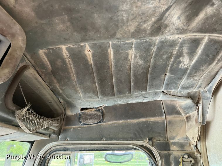 image for item DR5584 1999 Peterbilt 379  semi truck