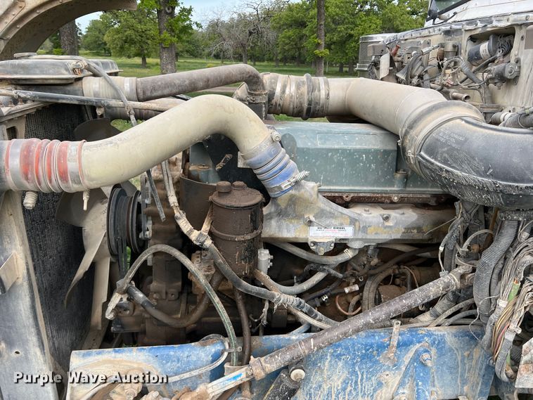 image for item DR5584 1999 Peterbilt 379  semi truck