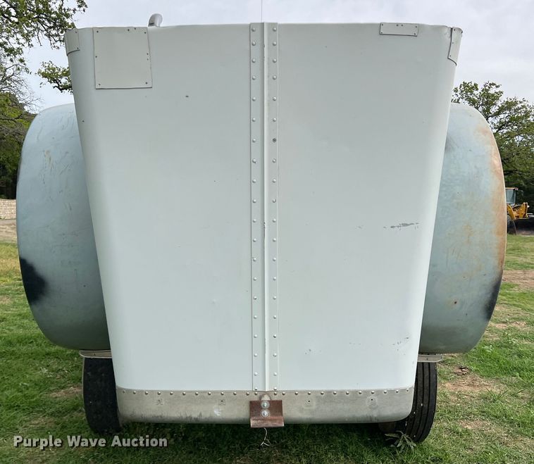 image for item DR5584 1999 Peterbilt 379  semi truck