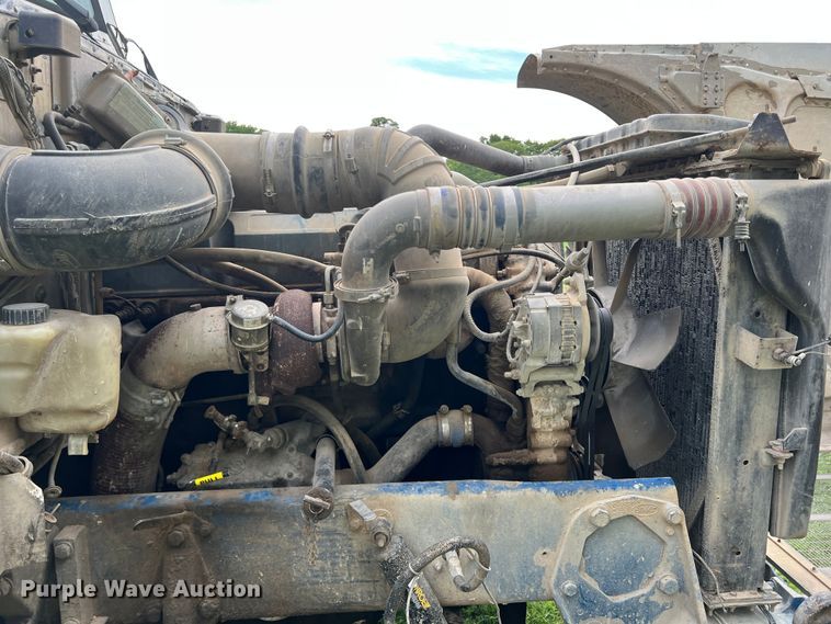 image for item DR5584 1999 Peterbilt 379  semi truck