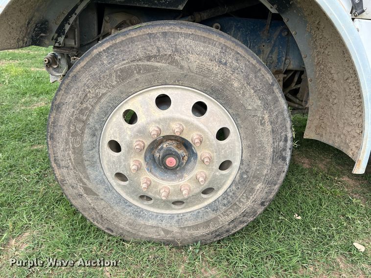 image for item DR5584 1999 Peterbilt 379  semi truck