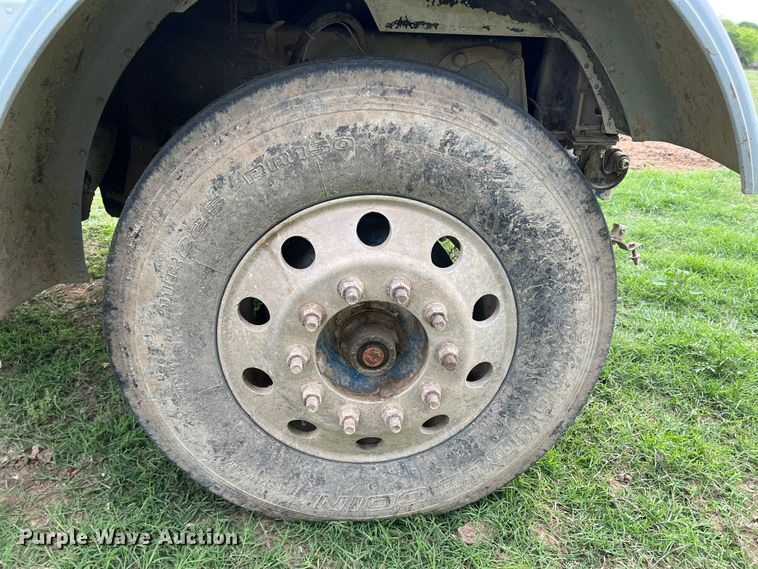 image for item DR5584 1999 Peterbilt 379  semi truck