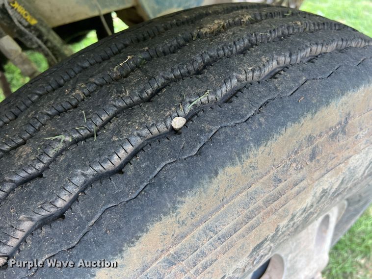 image for item DR5584 1999 Peterbilt 379  semi truck