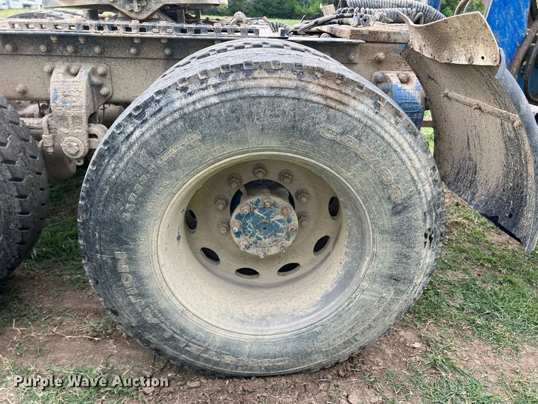 image for item DR5584 1999 Peterbilt 379  semi truck