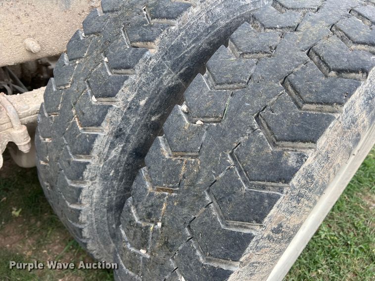 image for item DR5584 1999 Peterbilt 379  semi truck