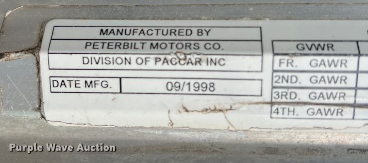 image for item DR5584 1999 Peterbilt 379  semi truck