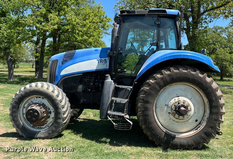 image for item DR5588 New Holland TG305  MFWD tractor