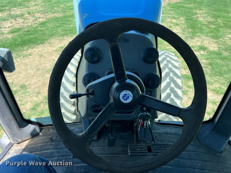 image for item DR5588 New Holland TG305  MFWD tractor