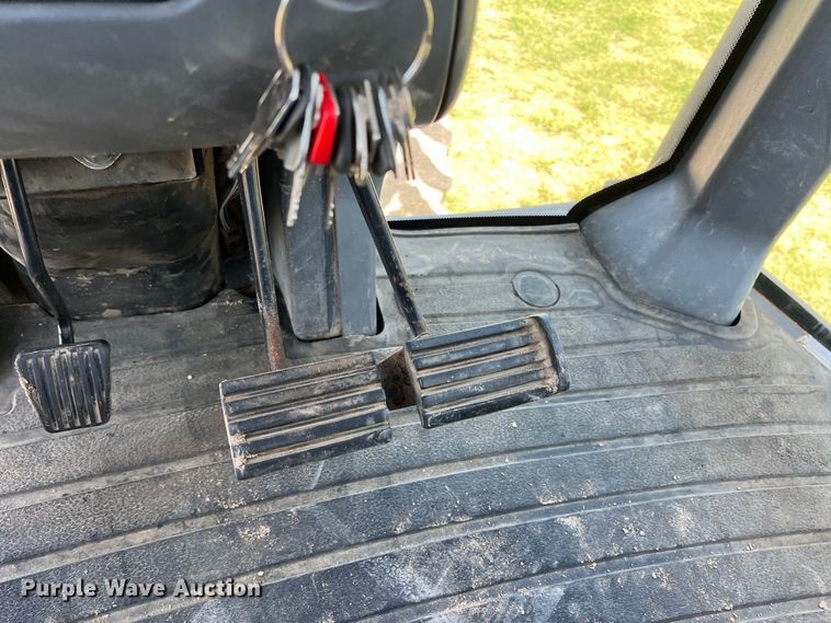 image for item DR5588 New Holland TG305  MFWD tractor