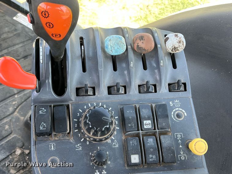 image for item DR5588 New Holland TG305  MFWD tractor