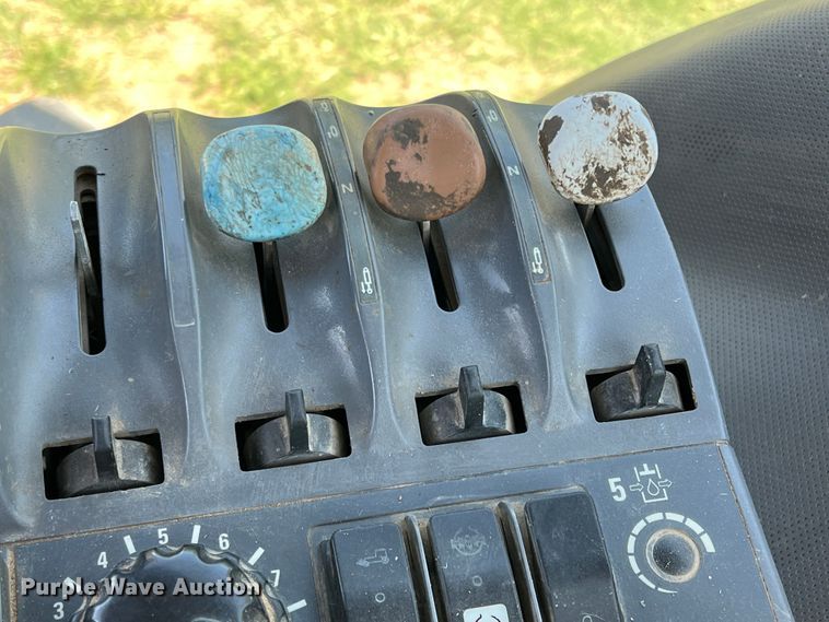 image for item DR5588 New Holland TG305  MFWD tractor