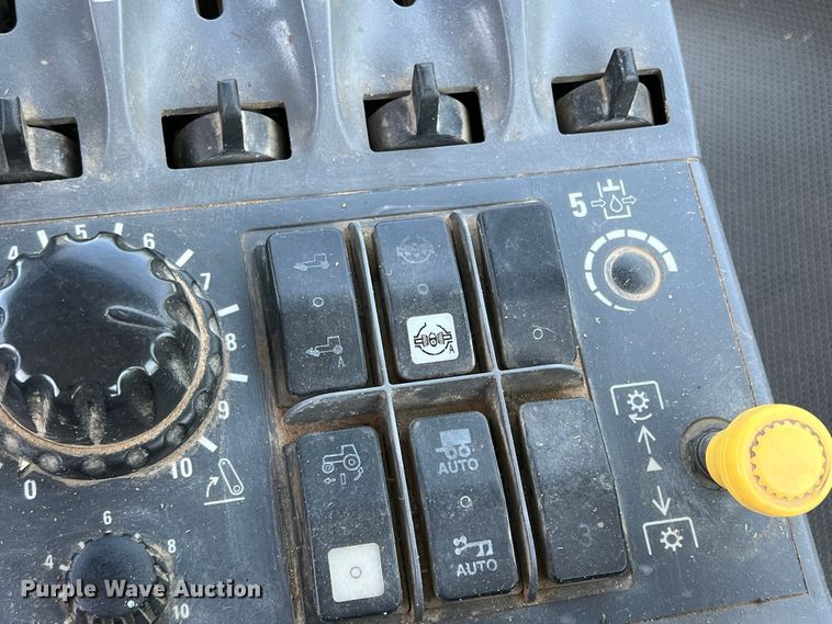 image for item DR5588 New Holland TG305  MFWD tractor