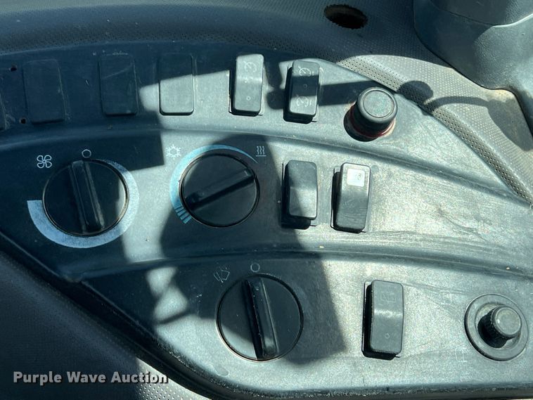 image for item DR5588 New Holland TG305  MFWD tractor