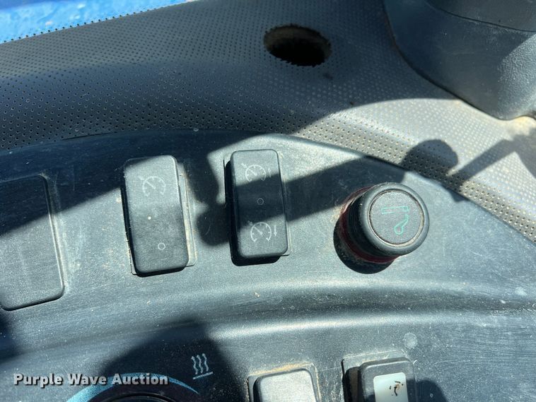 image for item DR5588 New Holland TG305  MFWD tractor