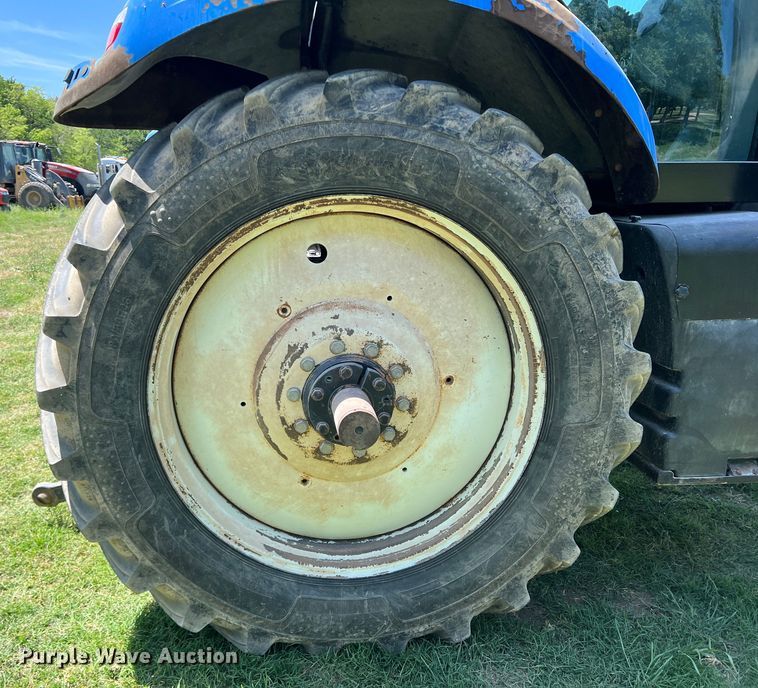 image for item DR5588 New Holland TG305  MFWD tractor