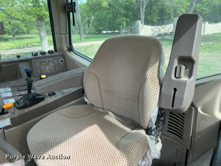 image for item DR5591 2008 John Deere 7330  MFWD tractor