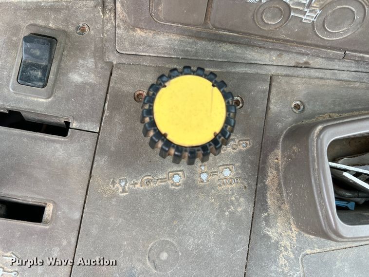 image for item DR5591 2008 John Deere 7330  MFWD tractor