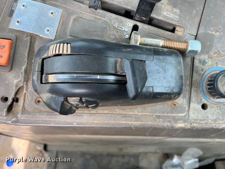 image for item DR5591 2008 John Deere 7330  MFWD tractor