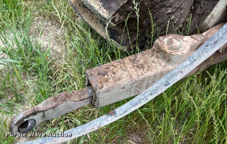 image for item DR5595 2010 John Deere 7330  MFWD tractor