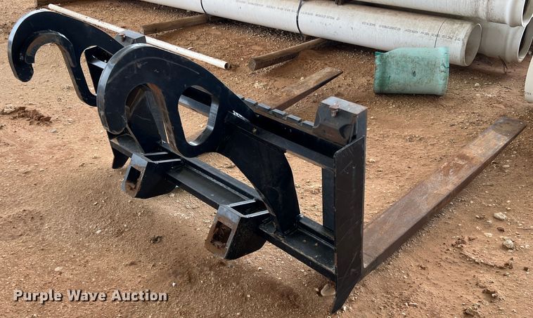 image for item DR5640 Caterpillar  wheel loader forks