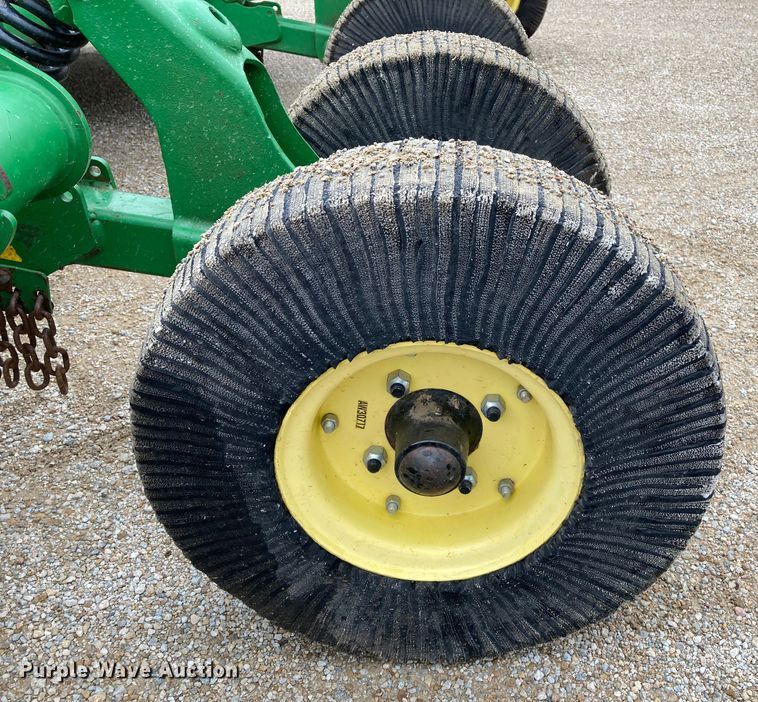 image for item HN9860 John Deere HX15  batwing rotary mower